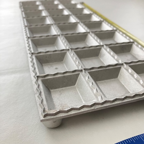 Ravioli Mold for Making 24 Square Ravioli of 32x32 mm with Square Filling Pocket - Picture 3 of 8